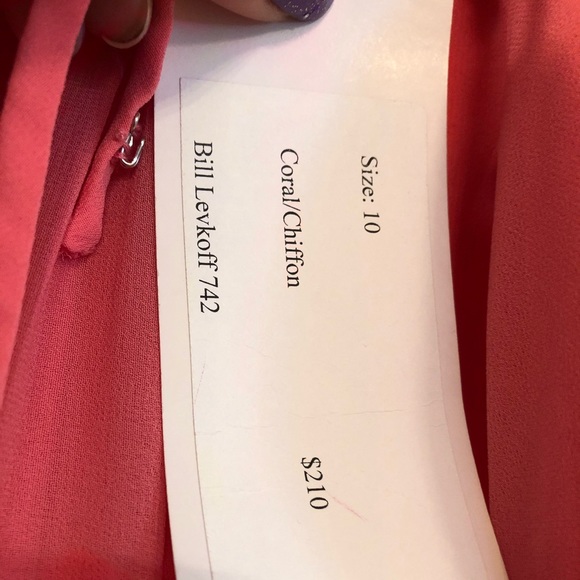 Dress - Picture 4 of 4